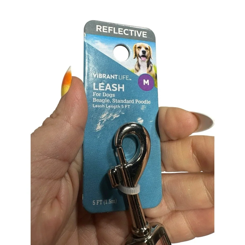 NEW‎ VIBRANT LIFE dog leash SIZE MEDIUM 5 foot long reflective red